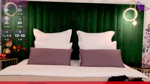 Snapshot of clairemathis chatting on November 9, 2025, 2:48 pm Claire online show from November 9, 2025, 2:48 pm