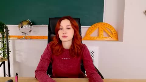 Snapshot of clairemathis chatting on November 30, 2025, 2:54 pm Claire online show from November 30, 2025, 2:54 pm