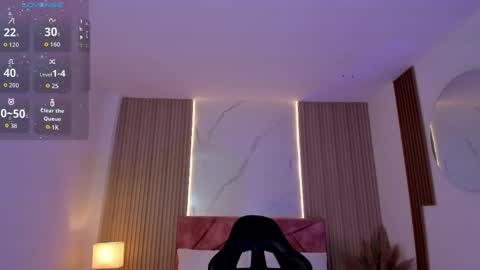 clairemillerx online show from June 4, 2026, 7:53 pm