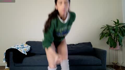 Snapshot of clairevarhol chatting on May 21, 2026, 10:33 am clairevarhol online show from May 21, 2026, 10:33 am