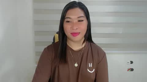 Snapshot of clairewntr_ chatting on January 27, 2025, 10:27 am CLAIRE online show from January 27, 2025, 10:27 am