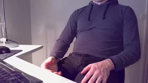 clamshive7 online show from March 25, 2026, 10:16 pm