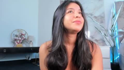 Snapshot of clara4w chatting on May 20, 2026, 12:11 pm Clara4w online show from May 20, 2026, 12:11 pm