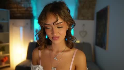 Snapshot of clara_smile chatting on February 6, 2025, 7:40 pm Clara smile online show from February 6, 2025, 7:40 pm