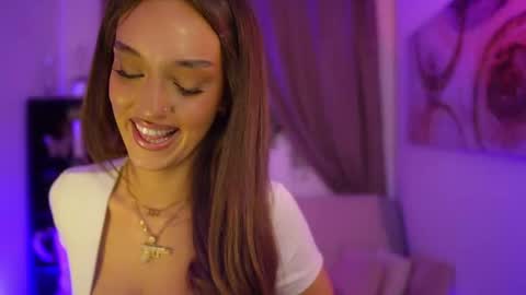 Snapshot of clara_smile chatting on September 17, 2025, 6:53 pm Clara smile online show from September 17, 2025, 6:53 pm