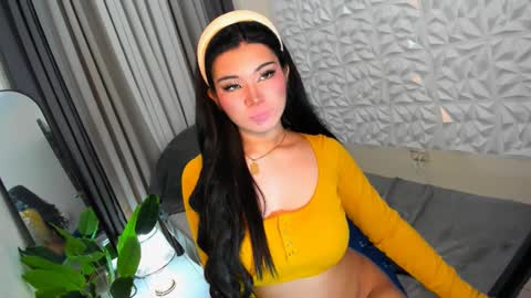 Snapshot of claraakhasova chatting on January 1, 2025, 8:15 pm Samantha online show from January 1, 2025, 8:15 pm