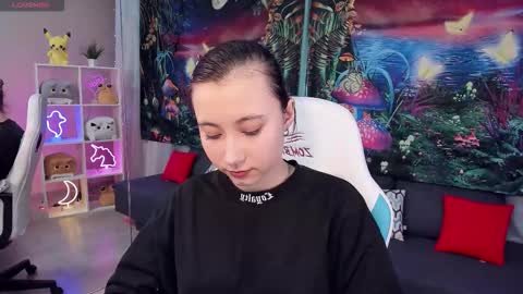 Snapshot of clarabenson chatting on October 14, 2025, 6:31 pm clarabenson online show from October 14, 2025, 6:31 pm