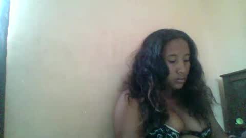 Snapshot of clarah0123 chatting on February 4, 2025, 8:56 am Clarah0123 online show from February 4, 2025, 8:56 am