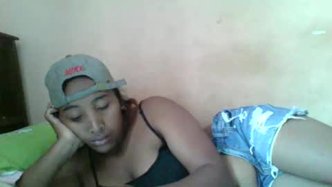 Snapshot of clarah0123 chatting on October 17, 2025, 8:06 am Clarah0123 online show from October 17, 2025, 8:06 am