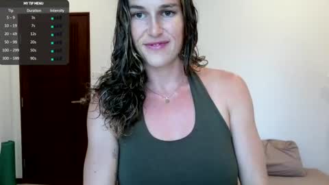 Snapshot of claralafontaine chatting on June 10, 2026, 10:47 am claralafontaine online show from June 10, 2026, 10:47 am