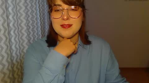 Clara online show from May 27, 2026, 5:32 pm