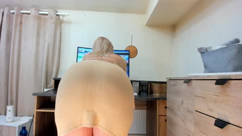 Snapshot of classy_medeeea chatting on February 2, 2026, 1:37 am Deea xxx online show from February 2, 2026, 1:37 am