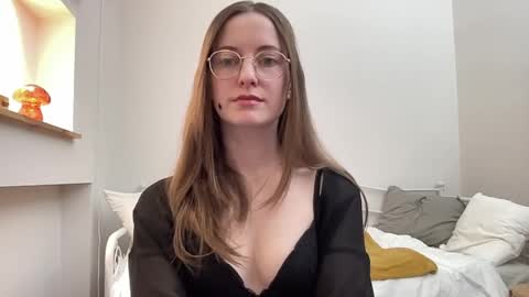 Snapshot of classyandgirly chatting on April 16, 2026, 7:14 pm classyandgirly online show from April 16, 2026, 7:14 pm