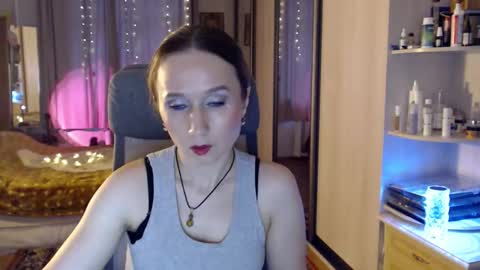 classyinna online show from November 14, 2025, 10:03 am