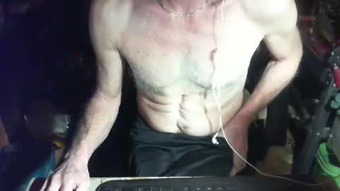 Snapshot of claudeg2523 chatting on December 21, 2025, 3:08 pm claudeg2523 online show from December 21, 2025, 3:08 pm