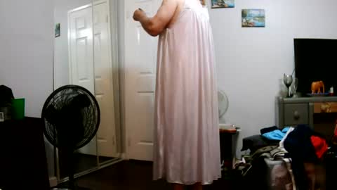 Claudia online show from July 8, 2026, 1:59 pm