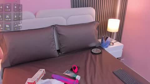 clauwdeen  wolf online show from September 19, 2025, 8:09 pm