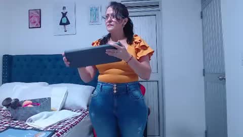 Snapshot of clayr_rosse chatting on June 30, 2026, 2:01 am Clayr online show from June 30, 2026, 2:01 am