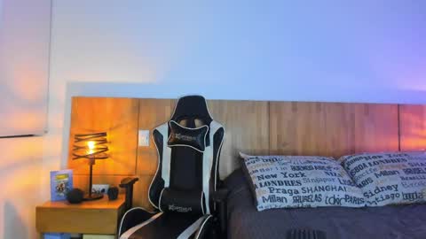 claytonburgues online show from April 18, 2026, 1:42 am