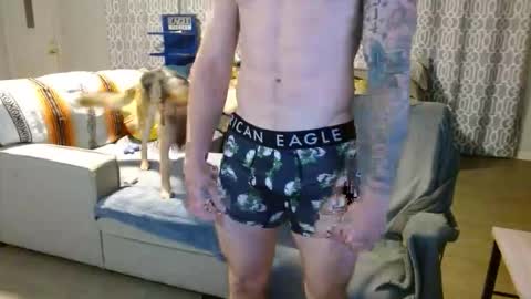 Snapshot of cldeaddrop chatting on October 21, 2025, 2:23 am Stone Daily online show from October 21, 2025, 2:23 am