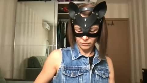 Snapshot of cleo_catra chatting on October 4, 2025, 12:58 pm cleo_catra online show from October 4, 2025, 12:58 pm