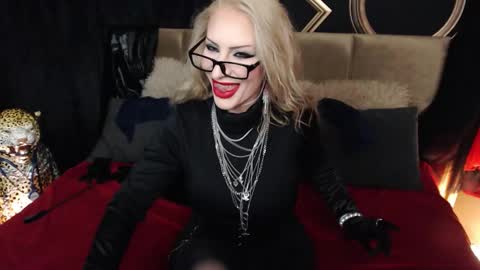 Snapshot of cleo_frost chatting on March 21, 2026, 12:37 am Cleo online show from March 21, 2026, 12:37 am