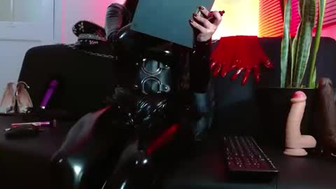 Snapshot of cleodoranoir chatting on February 18, 2026, 4:14 pm cleodoranoir online show from February 18, 2026, 4:14 pm