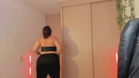 Snapshot of cleopatra_col chatting on February 21, 2026, 10:22 pm Cleopatra online show from February 21, 2026, 10:22 pm