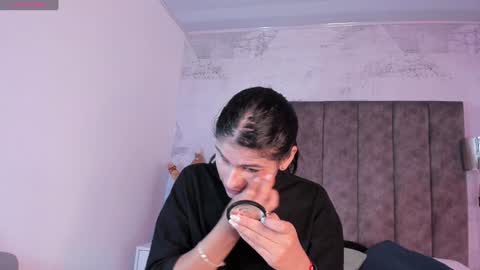 Cleopatra online show from January 4, 2025, 5:26 pm