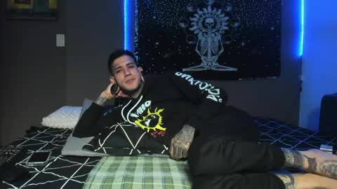Snapshot of cleosexxx chatting on April 23, 2026, 5:19 am cleo y maikol online show from April 23, 2026, 5:19 am