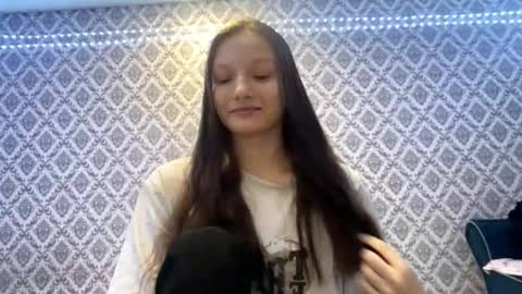 Snapshot of cleotilderinde chatting on December 2, 2025, 4:13 pm Cleo online show from December 2, 2025, 4:13 pm