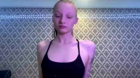 Cleo online show from December 19, 2025, 6:04 pm