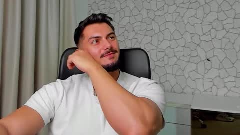 Snapshot of clintmasterss chatting on November 28, 2025, 6:49 am ClintMasterss online show from November 28, 2025, 6:49 am