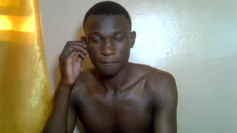 Snapshot of clive_damian chatting on June 26, 2026, 4:39 am clive_damian online show from June 26, 2026, 4:39 am