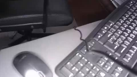 Snapshot of clluch95 chatting on October 15, 2025, 1:44 pm clluch95 online show from October 15, 2025, 1:44 pm