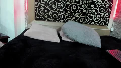 cloe66 online show from February 19, 2025, 8:41 pm