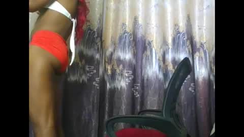 Snapshot of cloe_mae chatting on November 30, 2025, 4:27 am Cloe online show from November 30, 2025, 4:27 am