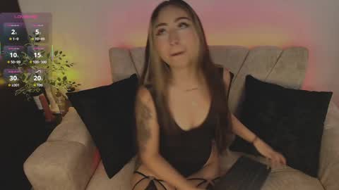 Snapshot of cloe_martinezz_ chatting on May 27, 2026, 8:17 pm cloe_martinezz_ online show from May 27, 2026, 8:17 pm