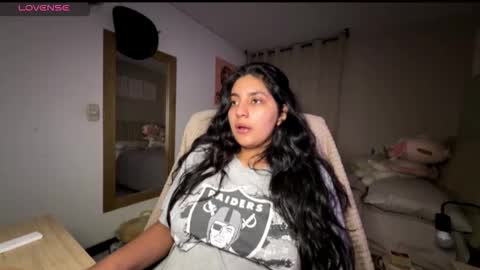 Snapshot of cloe_small08 chatting on October 17, 2025, 5:10 am cloe small online show from October 17, 2025, 5:10 am