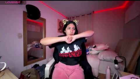 Snapshot of cloe_small08 chatting on October 25, 2025, 1:57 am cloe small online show from October 25, 2025, 1:57 am