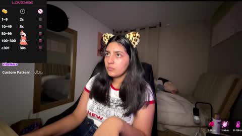 Snapshot of cloe_small08 chatting on October 27, 2025, 2:15 am cloe small online show from October 27, 2025, 2:15 am