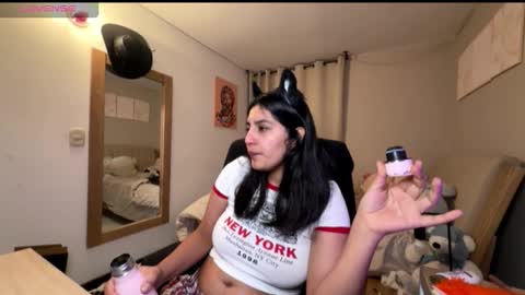 Snapshot of cloe_small08 chatting on October 29, 2025, 4:37 am cloe small online show from October 29, 2025, 4:37 am