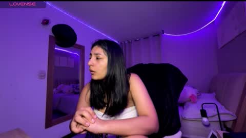 Snapshot of cloe_small08 chatting on November 4, 2025, 2:43 am cloe small online show from November 4, 2025, 2:43 am