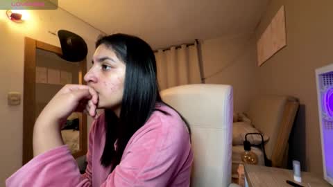 Snapshot of cloe_small08 chatting on December 18, 2025, 3:12 am cloe small online show from December 18, 2025, 3:12 am