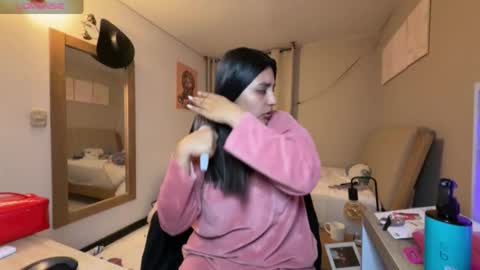 Snapshot of cloe_small08 chatting on January 7, 2026, 2:14 am cloe small online show from January 7, 2026, 2:14 am