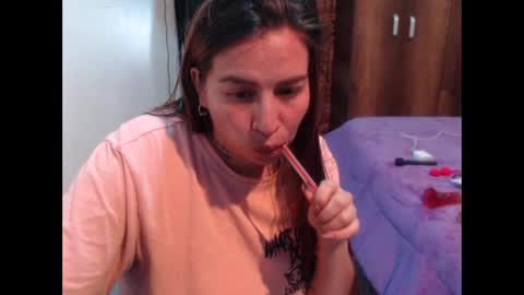 Snapshot of cloepregnant25 chatting on February 20, 2026, 6:30 pm cloepregnant25 online show from February 20, 2026, 6:30 pm