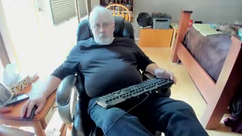 cloudalert62 online show from April 4, 2026, 7:00 pm