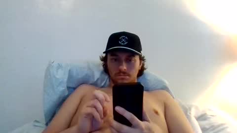 Snapshot of cloudyydayzz chatting on February 23, 2026, 10:18 pm tallhungandcloudy online show from February 23, 2026, 10:18 pm