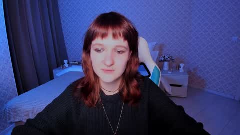 Snapshot of clover_red chatting on December 17, 2024, 6:09 pm Clover follow me online show from December 17, 2024, 6:09 pm