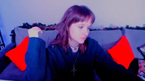 Snapshot of clover_red chatting on January 4, 2025, 2:56 pm Clover follow me online show from January 4, 2025, 2:56 pm